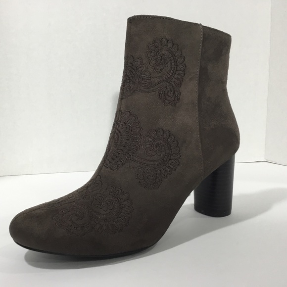 Andrew Geller Brown Paisley Ankle Boots Size 9 - Picture 3 of 8